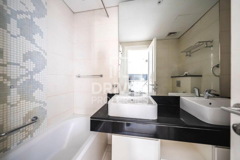 Apartment in Capital Bay, Business Bay, Dubai 2 bedrooms, 126.44 sq.m. № 128861 - photo 12
