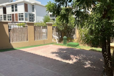 Townhouse in District 12, Jumeirah Village Circle, Dubai 3 bedrooms, 317 sq.m. № 115598 - photo 14
