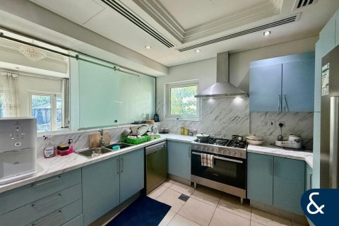 Купить виллу в North Village, Al Furjan, Дубай: 4 спальни, 444м², № 98263 - фото 8