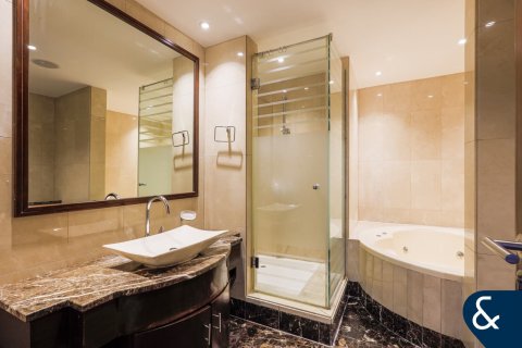 Apartment in Jumeirah Lake Towers, Dubai 5 bedrooms, 573 sq.m. № 98409 - photo 28