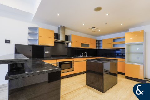 Apartment in Jumeirah Lake Towers, Dubai 5 bedrooms, 573 sq.m. № 98409 - photo 14