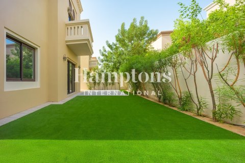 Villa in Bella Casa, Serena, Dubai 4 bedrooms, 301.65604100 sq.m. № 67676 - photo 4
