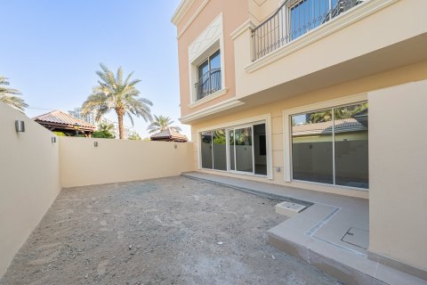 Townhouse in Dubai Sports City, Dubai 4 bedrooms, 262.97 sq.m. № 142279 - photo 23