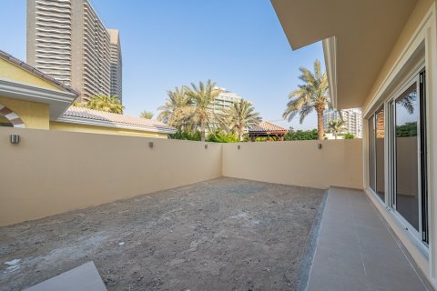 Townhouse in Dubai Sports City, Dubai 4 bedrooms, 262.97 sq.m. № 142279 - photo 24