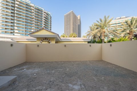 Townhouse in Dubai Sports City, Dubai 4 bedrooms, 262.97 sq.m. № 142279 - photo 25
