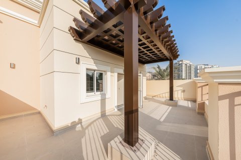 Townhouse in Dubai Sports City, Dubai 4 bedrooms, 262.97 sq.m. № 142279 - photo 20