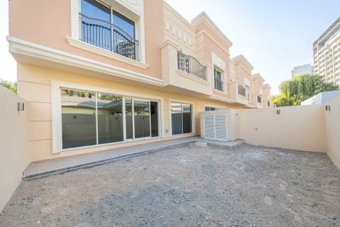 Townhouse in Dubai Sports City, Dubai 4 bedrooms, 262.97 sq.m. № 142279 - photo 22