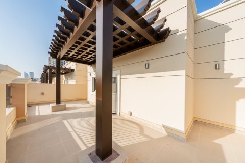 Townhouse in Dubai Sports City, Dubai 4 bedrooms, 262.97 sq.m. № 142279 - photo 19