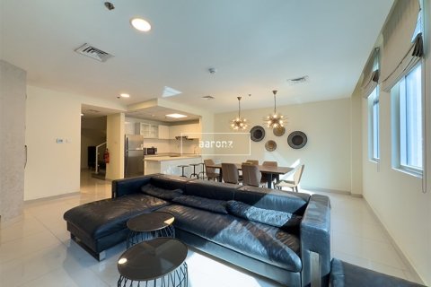 Apartment in Dubai Marina, Dubai 3 bedrooms, 230.5 sq.m. № 50230 - photo 1