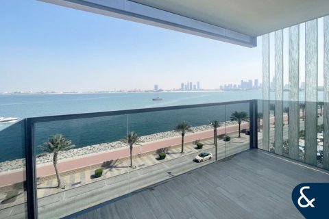 Apartment in The Crescent, Palm Jumeirah, Dubai 2 bedrooms, 163 sq.m. № 88372 - photo 2