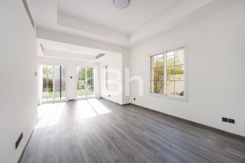 Villa en The Springs, Dubai, 3 dormitorios, 367 m², № 57344 - foto 1