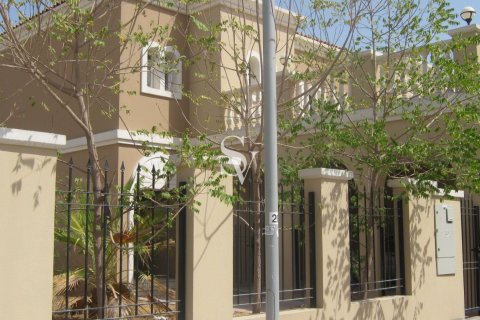 Townhouse in District 12, Jumeirah Village Circle, Dubai 3 bedrooms, 317 sq.m. № 111064