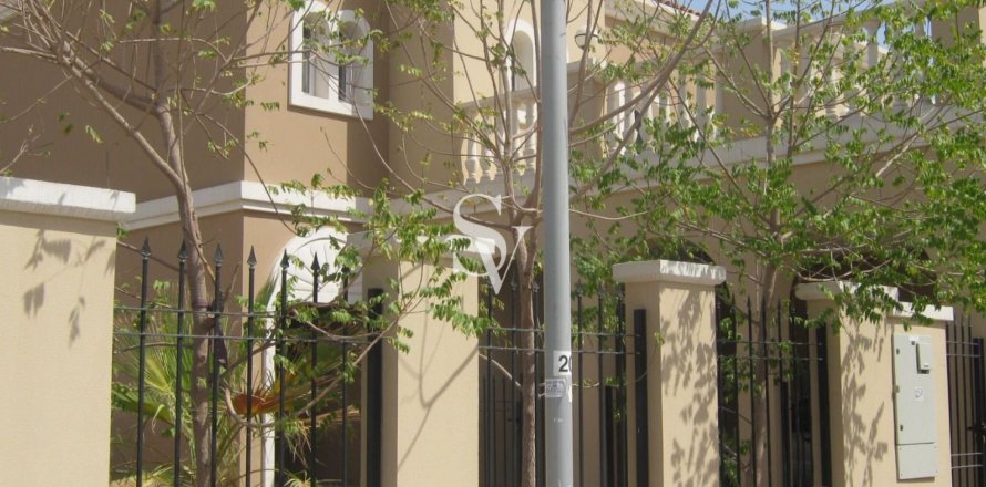 Townhouse in District 12, Jumeirah Village Circle, Dubai 3 bedrooms, 317 sq.m. № 111064