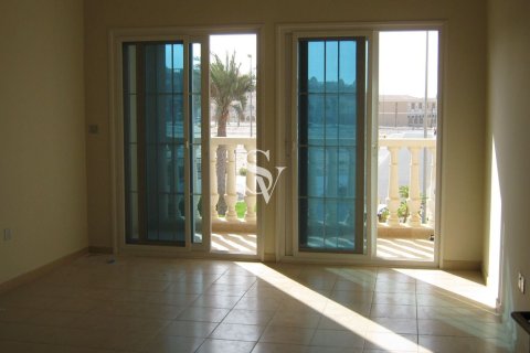 Townhouse in District 12, Jumeirah Village Circle, Dubai 3 bedrooms, 317 sq.m. № 111064 - photo 10