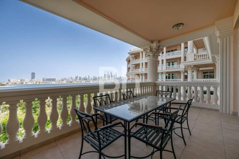 Apartment in Palm Jumeirah, Dubai 3 bedrooms, 236 sq.m. № 56922 - photo 7