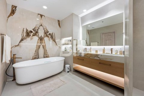 Apartment in Palm Jumeirah, Dubai 3 bedrooms, 236 sq.m. № 56922 - photo 8