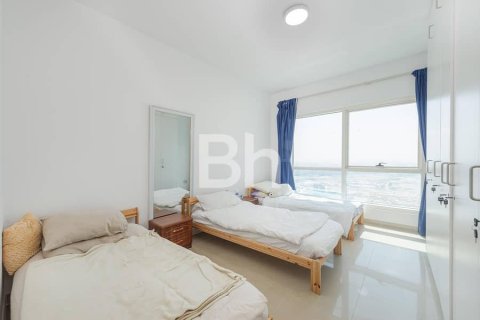 Apartment in Jumeirah Lake Towers, Dubai 3 bedrooms, 181 sq.m. № 56921 - photo 2