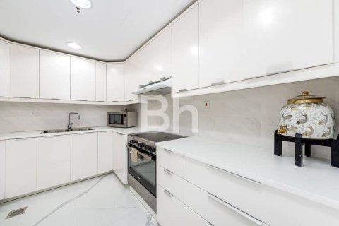 Apartment in Jumeirah Lake Towers, Dubai 3 bedrooms, 181 sq.m. № 56921 - photo 13