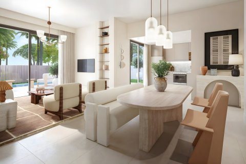 Villa in Dubai Land, Dubai 5 bedrooms, 1037 sq.m. № 103732 - photo 2