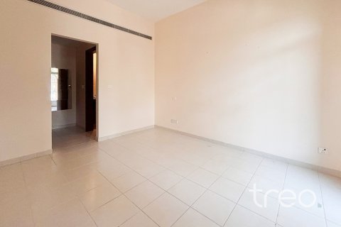 Villa à Arabian Ranches, Dubai, 4 chambres, 321.26 m², № 120216 - photo 6