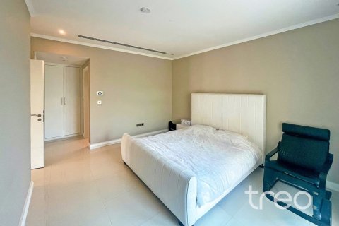 Снять в аренду виллу в Legacy, Jumeirah Park, Дубай: 5 спален, 435.62м², № 120218 - фото 12