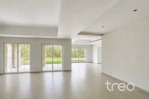 Снять в аренду виллу в Арабиан Ранчес, Дубай: 5 спален, 450.02м², № 120219 - фото 7