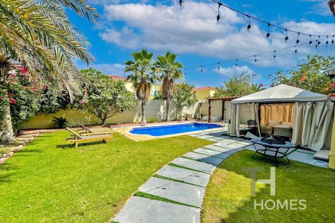 Villa à Legacy, Jumeirah Park, Dubai, 4 chambres, 402.73 m², № 120217 - photo 2