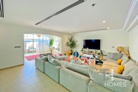 Villa à Legacy, Jumeirah Park, Dubai, 4 chambres, 402.73 m², № 120217 - photo 4