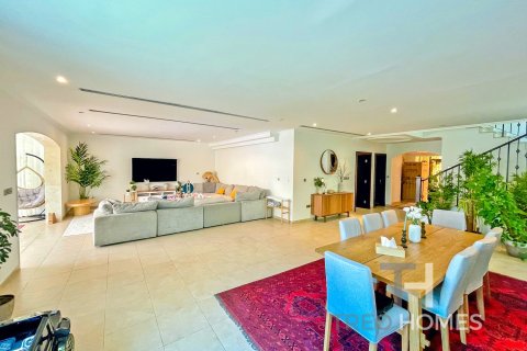Villa à Legacy, Jumeirah Park, Dubai, 4 chambres, 402.73 m², № 120217 - photo 5