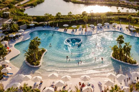 Villa en DAMAC Hills (Akoya by DAMAC), Dubai, 8 dormitorios, 706 m², № 68362 - foto 4