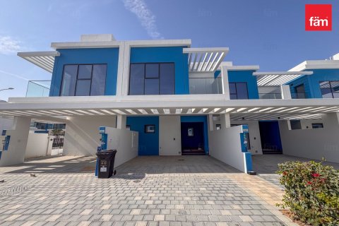 Таунхаус в Дубае, 4 спальни, 144м², № 90490