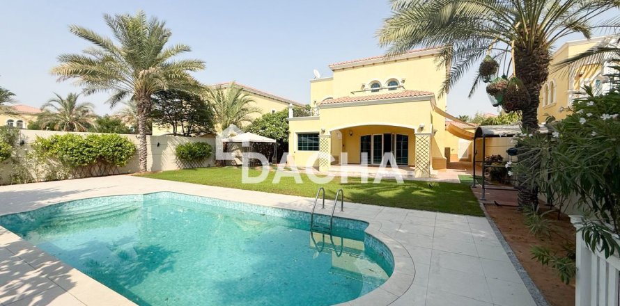 Villa in Jumeirah Park, Dubai 4 bedrooms, 530 sq.m. № 141407