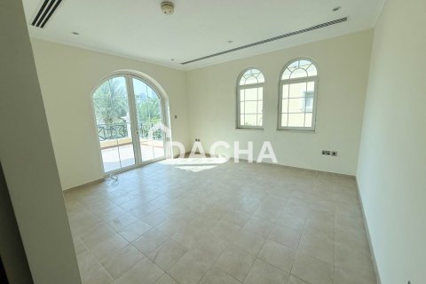 Villa in Jumeirah Park, Dubai 4 bedrooms, 530 sq.m. № 141407 - photo 10