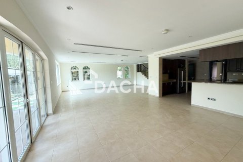 Villa in Jumeirah Park, Dubai 4 bedrooms, 530 sq.m. № 141407 - photo 2