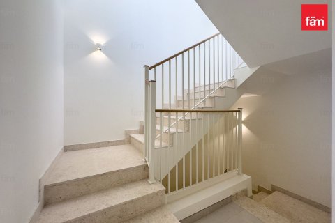 Villa in Dubai 5 bedrooms, 376.4 sq.m. № 60392 - photo 27