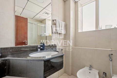 Apartment in Jumeirah Lake Towers, Dubai 2 bedrooms, 121.52 sq.m. № 134335 - photo 8