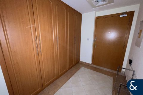 Apartment in The Waves, Dubai Marina, Dubai 1 bedroom, 112 sq.m. № 76206 - photo 11