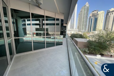 Apartment in The Waves, Dubai Marina, Dubai 1 bedroom, 112 sq.m. № 76206 - photo 2