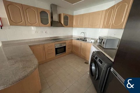 Apartment in The Waves, Dubai Marina, Dubai 1 bedroom, 112 sq.m. № 76206 - photo 5