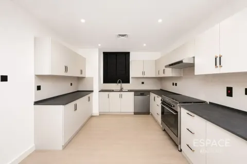 Villa à Jumeirah Islands, Dubai, 4 chambres, 491 m², № 122612 - photo 9