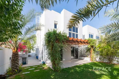Villa in Mudon, Dubai 4 bedrooms, 251 sq.m. № 122613