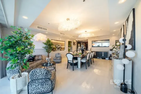 Penthouse in Jumeirah Lake Towers, Dubai 5 bedrooms, 573 sq.m. № 122614 - photo 13