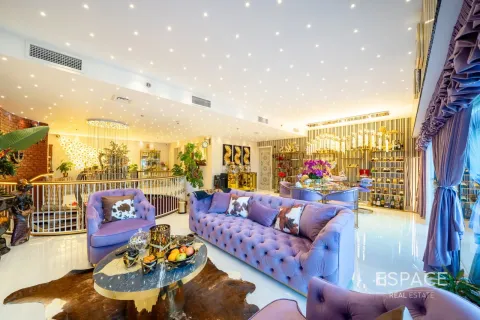 Penthouse in Jumeirah Lake Towers, Dubai 5 bedrooms, 573 sq.m. № 122614 - photo 2