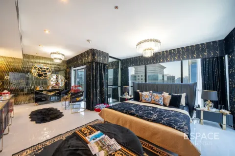 Penthouse in Jumeirah Lake Towers, Dubai 5 bedrooms, 573 sq.m. № 122614 - photo 10