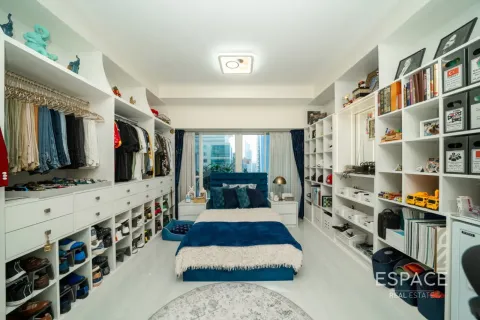 Penthouse in Jumeirah Lake Towers, Dubai 5 bedrooms, 573 sq.m. № 122614 - photo 16