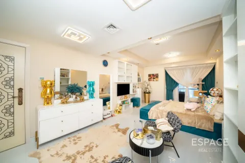 Penthouse in Jumeirah Lake Towers, Dubai 5 bedrooms, 573 sq.m. № 122614 - photo 6