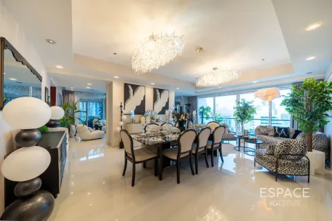 Penthouse in Jumeirah Lake Towers, Dubai 5 bedrooms, 573 sq.m. № 122614 - photo 12