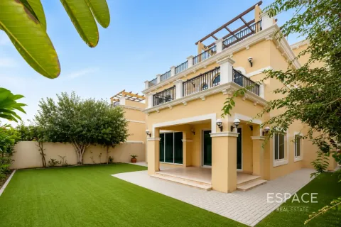 Villa in Legacy Nova Villas, Jumeirah Park, Dubai 4 bedrooms, 455 sq.m. № 122611 - photo 2