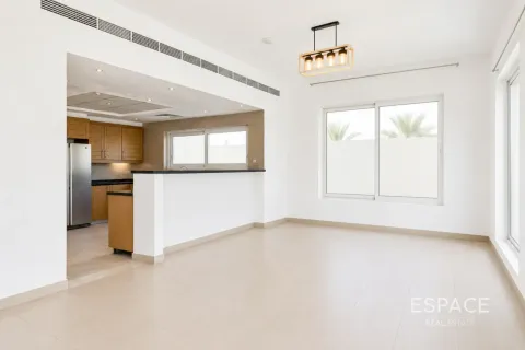 Villa in Legacy Nova Villas, Jumeirah Park, Dubai 4 bedrooms, 455 sq.m. № 122611 - photo 15