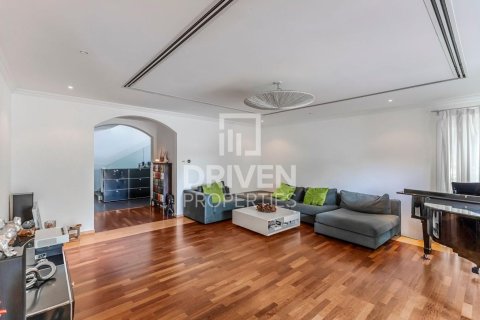 Villa à Dubai Investment Park, Dubai, 5 chambres, 357 m², № 87620 - photo 3